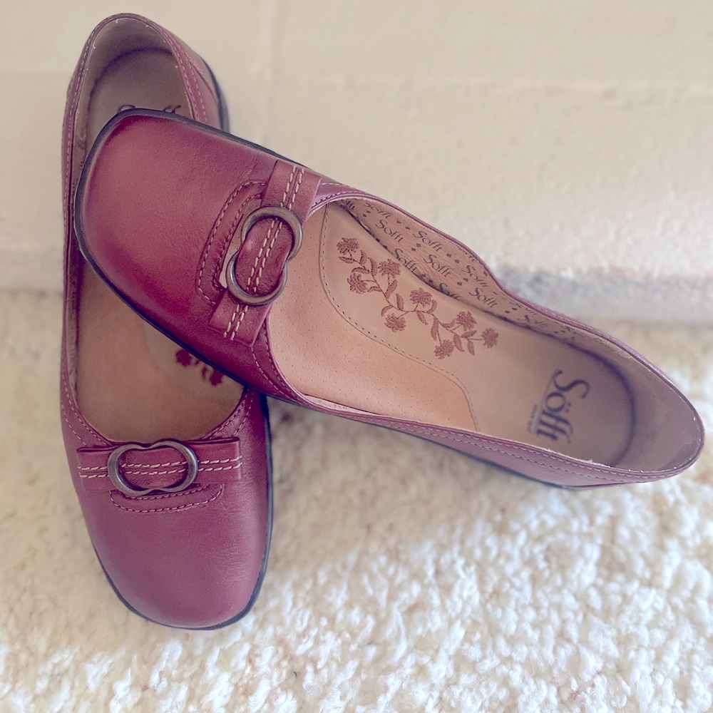 Vintage Sofft Leather Bow Buckle Size 5 Flats Wine Color